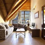 Ξενοδοχείο με διαμερίσματα Eth Palai 3*